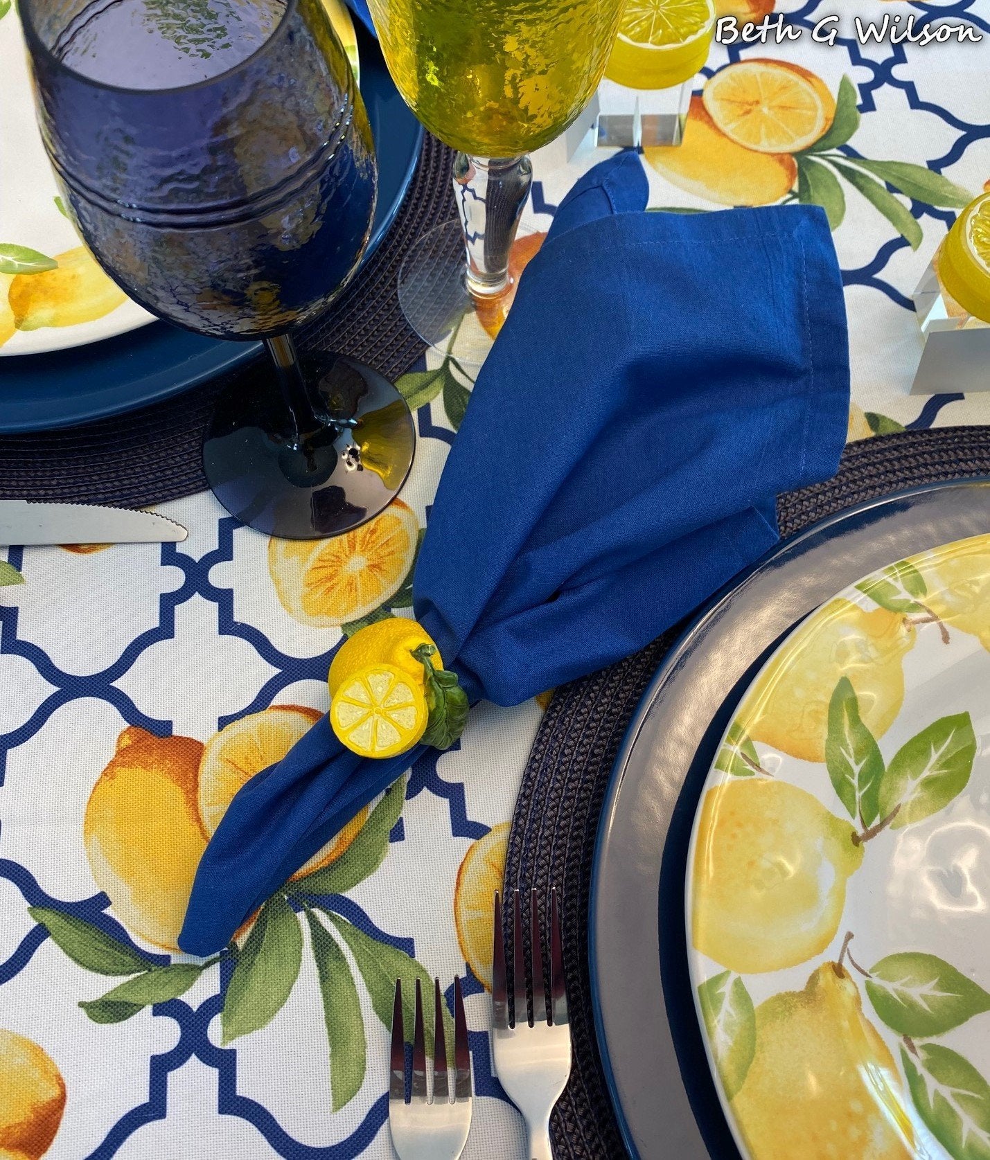 Italy Lemon table runner with blue napkins