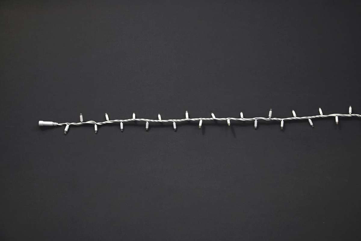 Led vītnes balts vads