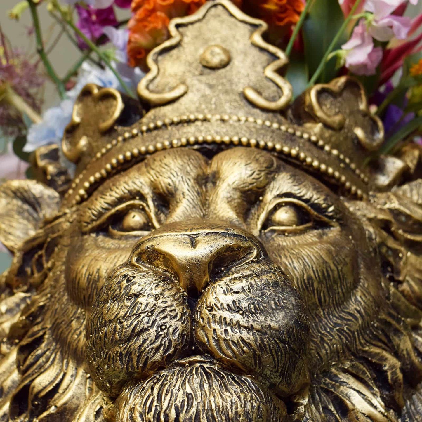 Ваза-кашпо в форме львиной головы