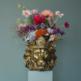 Vase lion