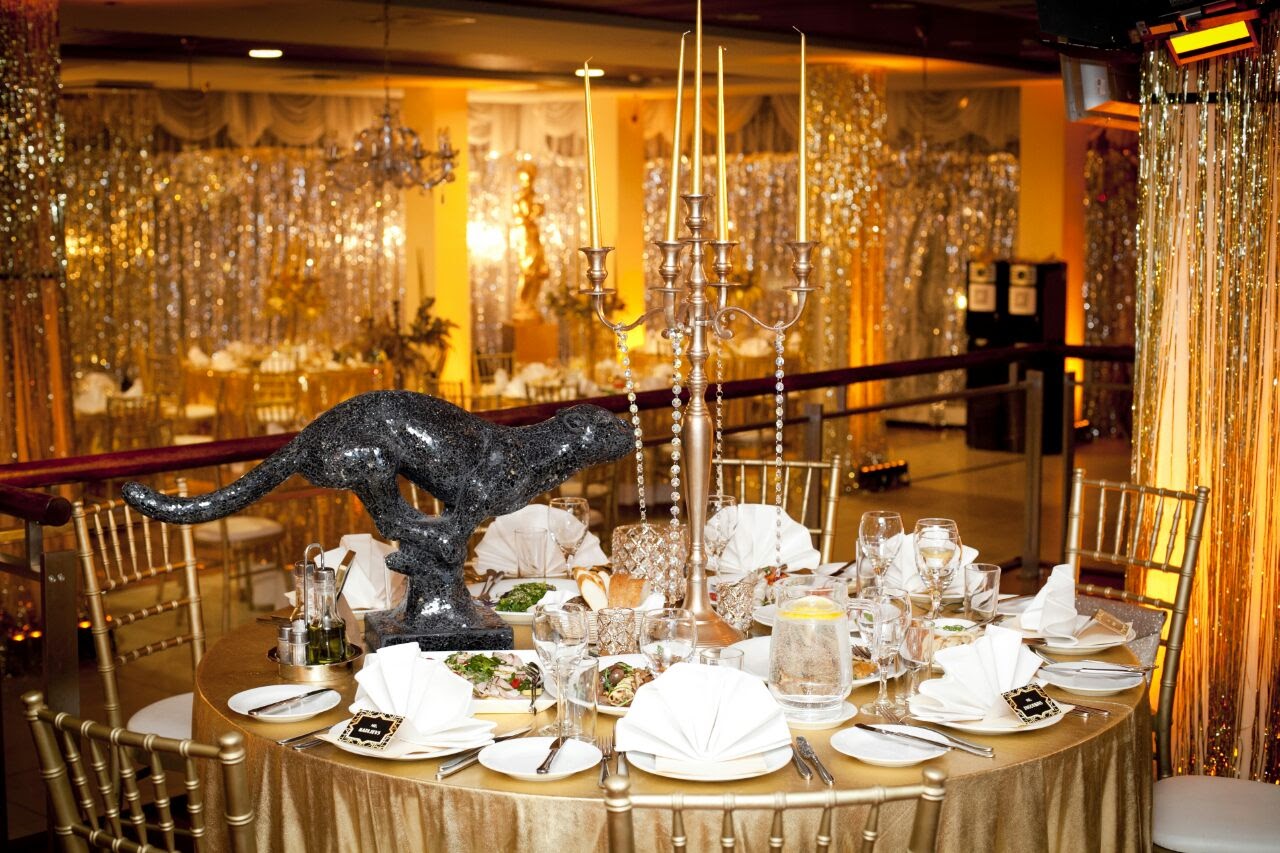 Black Panther Mirrored Figure – 70 cm